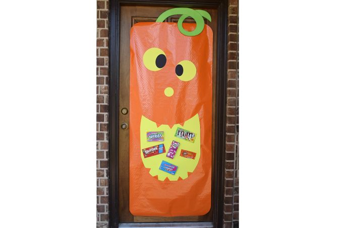 pumpkin-face-door-greeter-candy | yesIlovewalmart.com